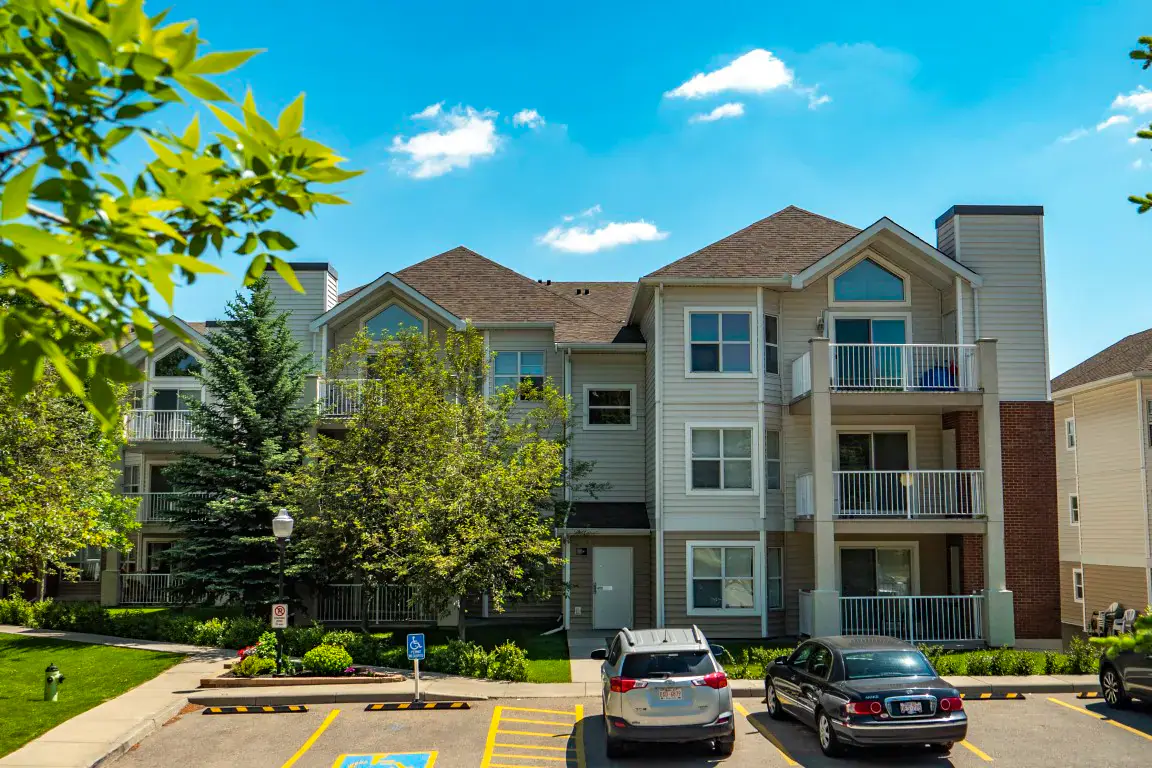 Huntington Hills property and community context
